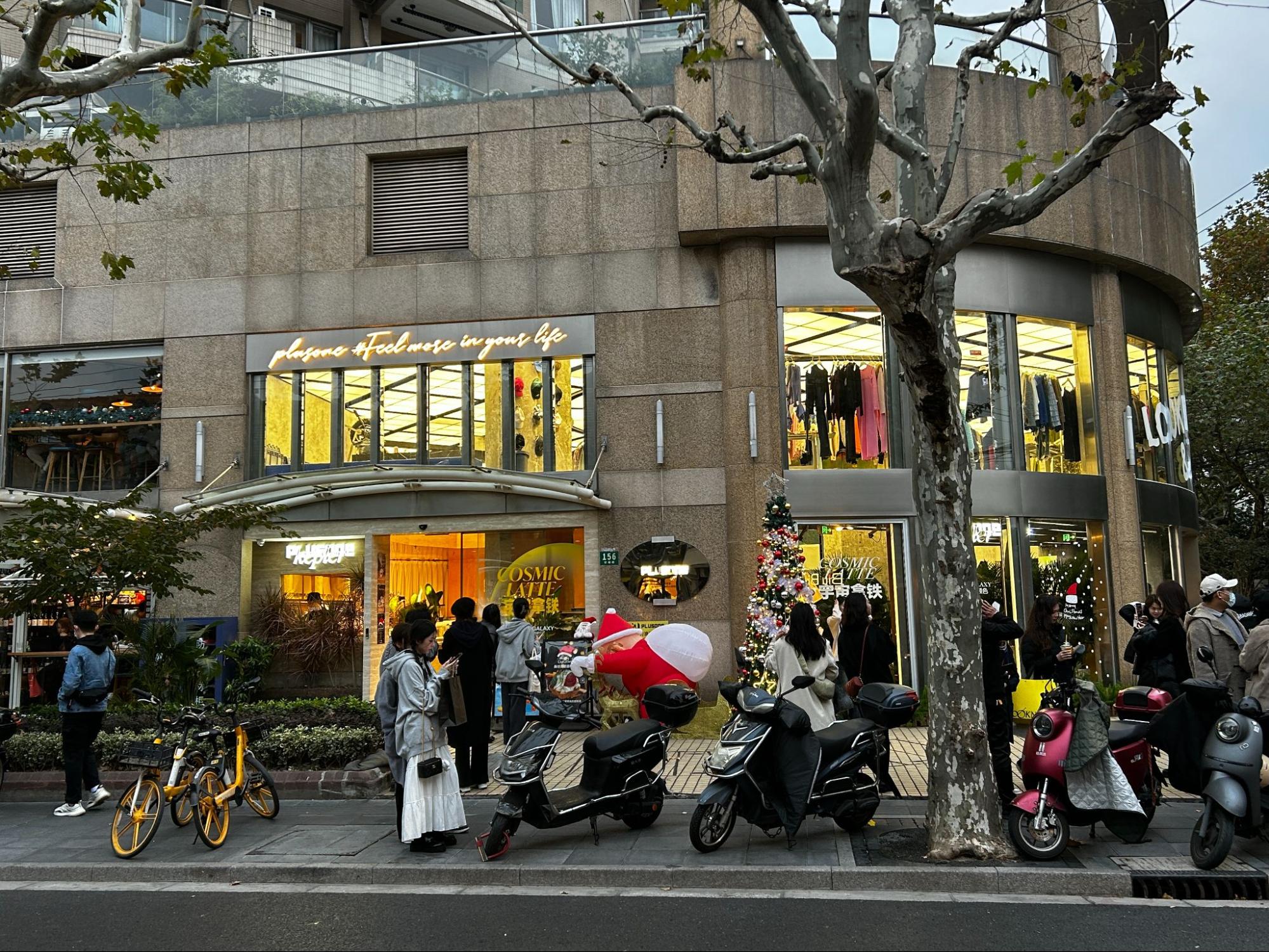 安福路与乌中路交汇口一瞥