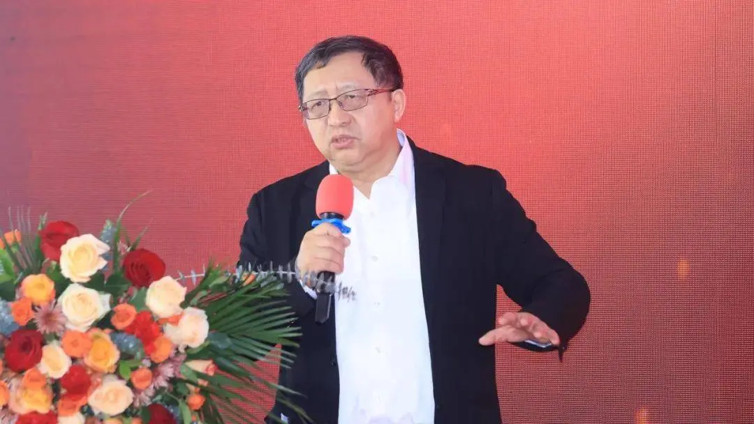 图:方滨兴在积至公司设立“院士工作站”的仪式上讲话 方滨兴