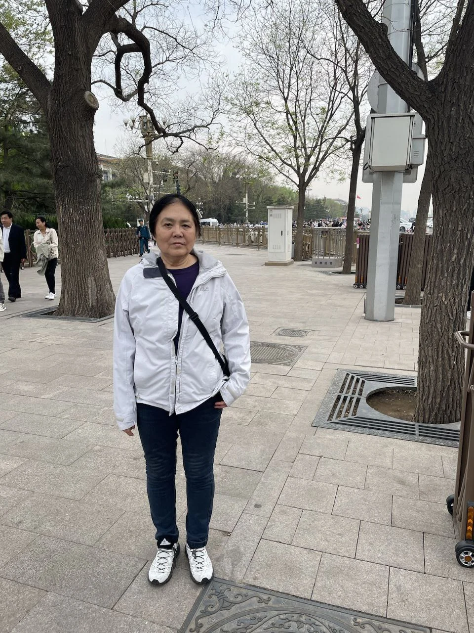 2024年5月，尤维洁在位于公安部总部大门前的丈夫遇难地点附近